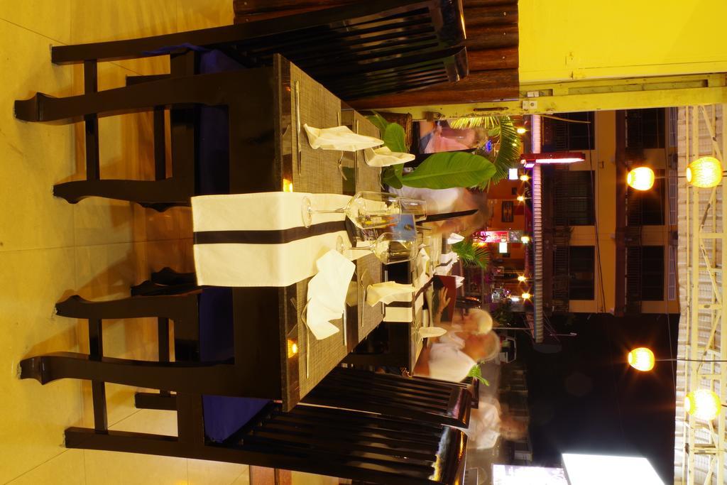 Invito Guesthouse Sihanoukville Exterior photo